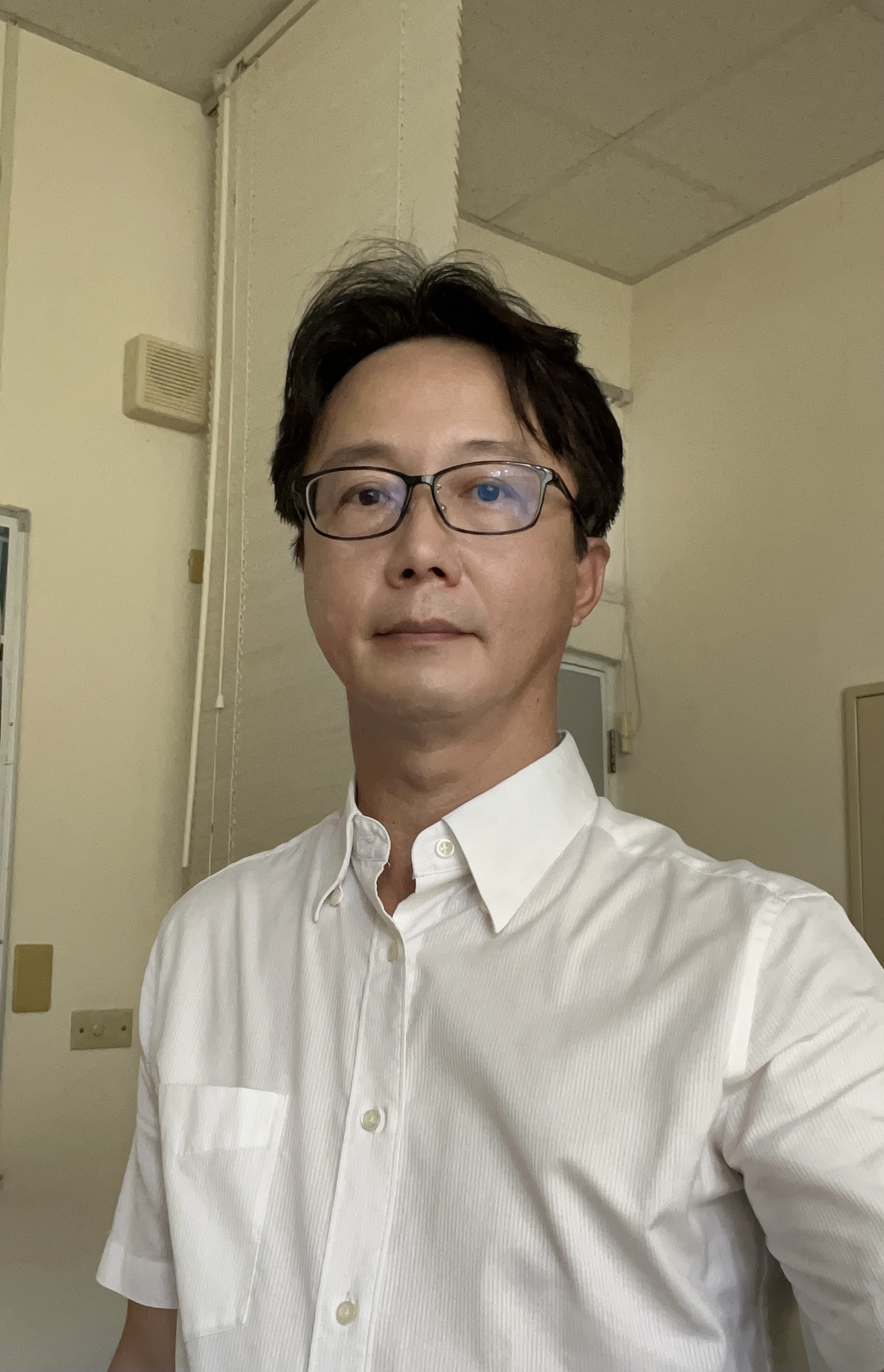 江文理教授照片