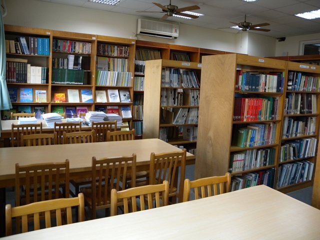 系圖書室